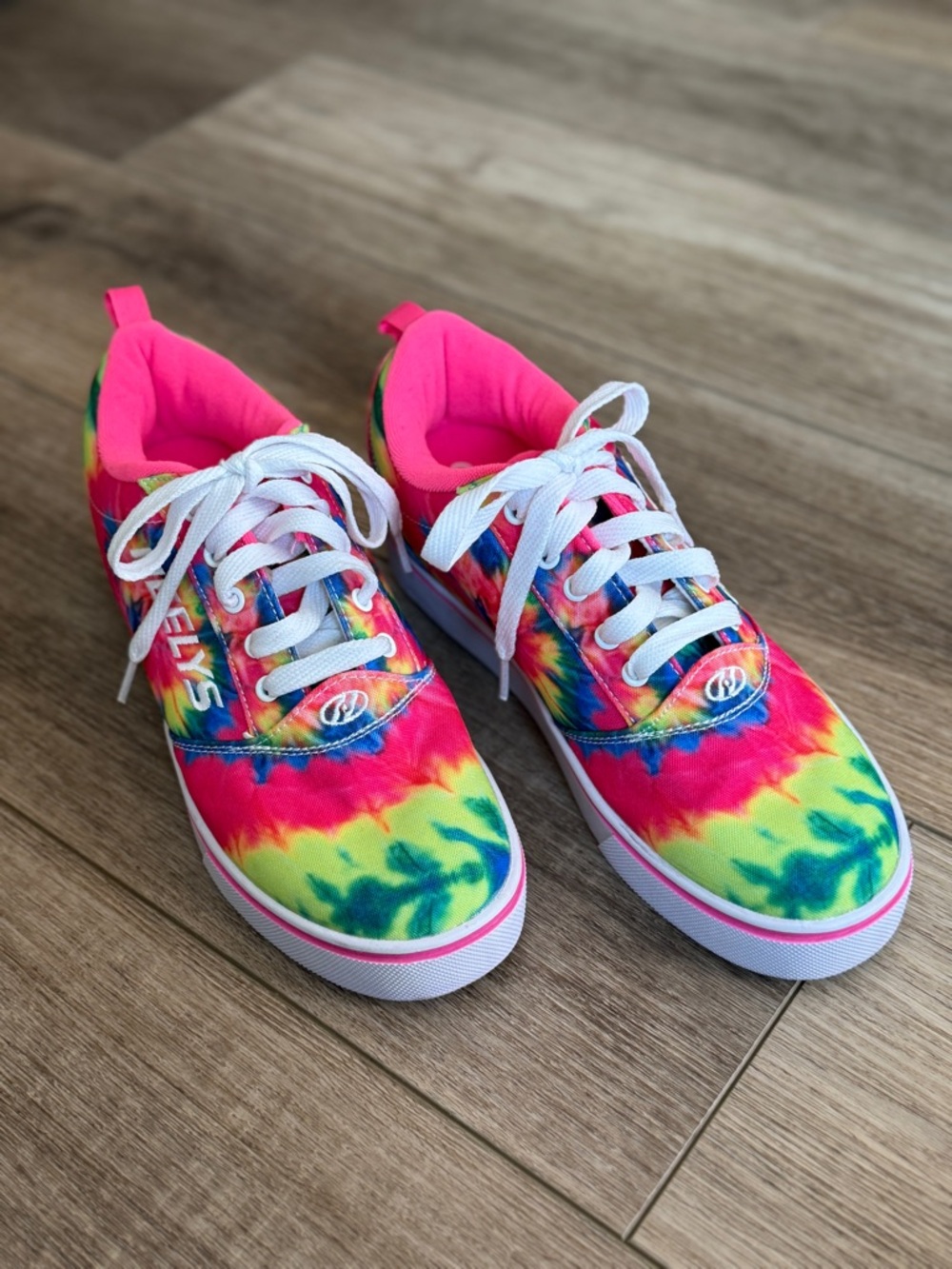 Heelys Tie Dye Roller Shoes